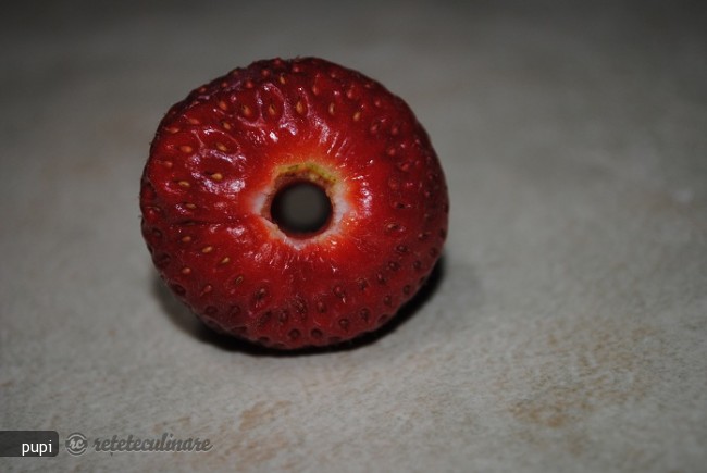 Cum Curatam Capsunele de Codita