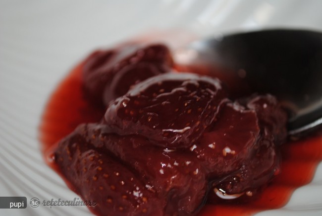 Cum Curatam Capsunele de Codita