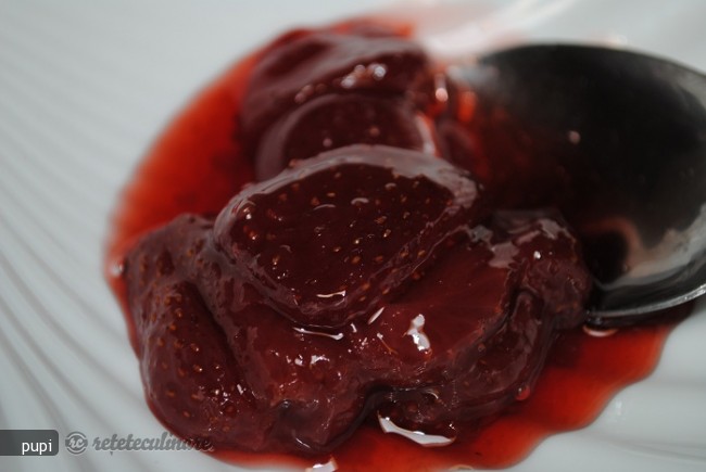 Cum Curatam Capsunele de Codita
