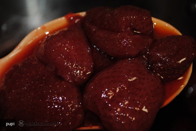 Cum Curatam Capsunele de Codita