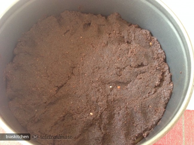 Prajitura de Ciocolata cu Sos de Caramel