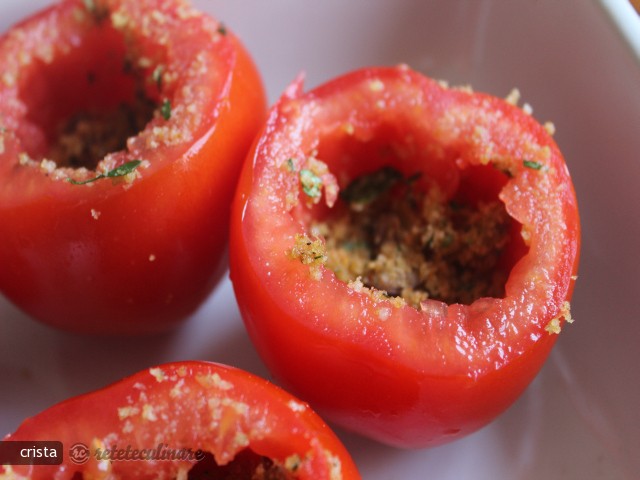 Rosii Umplute cu Fileuri de Peste si Pesmet Aromatizat