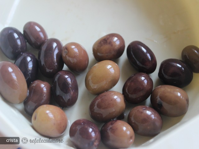 Rosii Umplute cu Fileuri de Peste si Pesmet Aromatizat