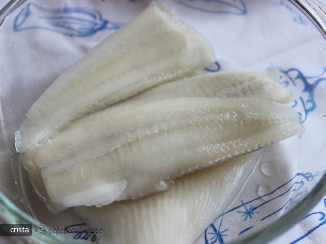 Rosii Umplute cu Fileuri de Peste si Pesmet Aromatizat