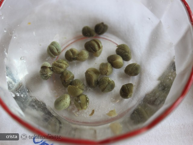 Rosii Umplute cu Fileuri de Peste si Pesmet Aromatizat