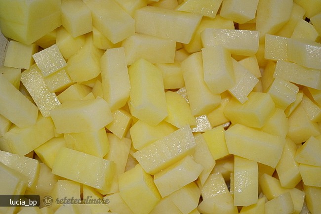 Salata de Legume cu Piure de Cartofi