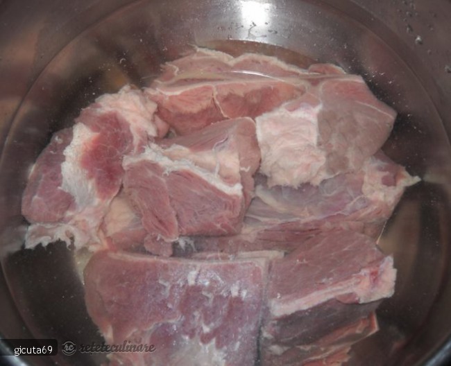 Supa de vitel cu taitei de casa