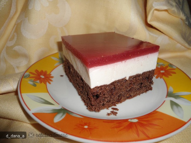 Prajitura cu Branza Dulce si Jeleu de Capsuni