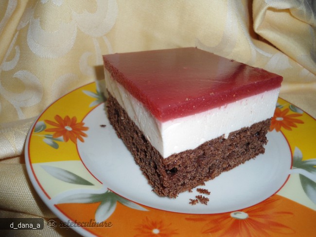 Prajitura cu Branza Dulce si Jeleu de Capsuni