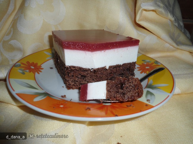 Prajitura cu Branza Dulce si Jeleu de Capsuni