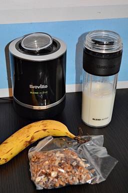 Milkshake cu banane si nuci