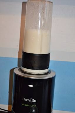 Milkshake cu banane si nuci
