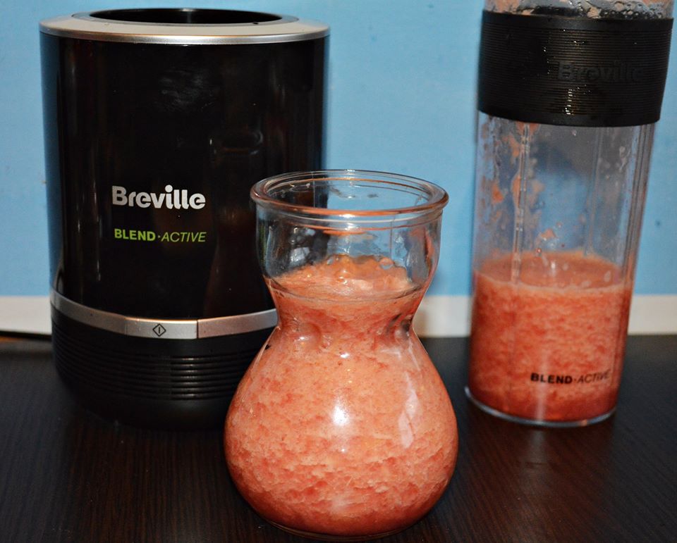 Smoothie cu rodie si portocala