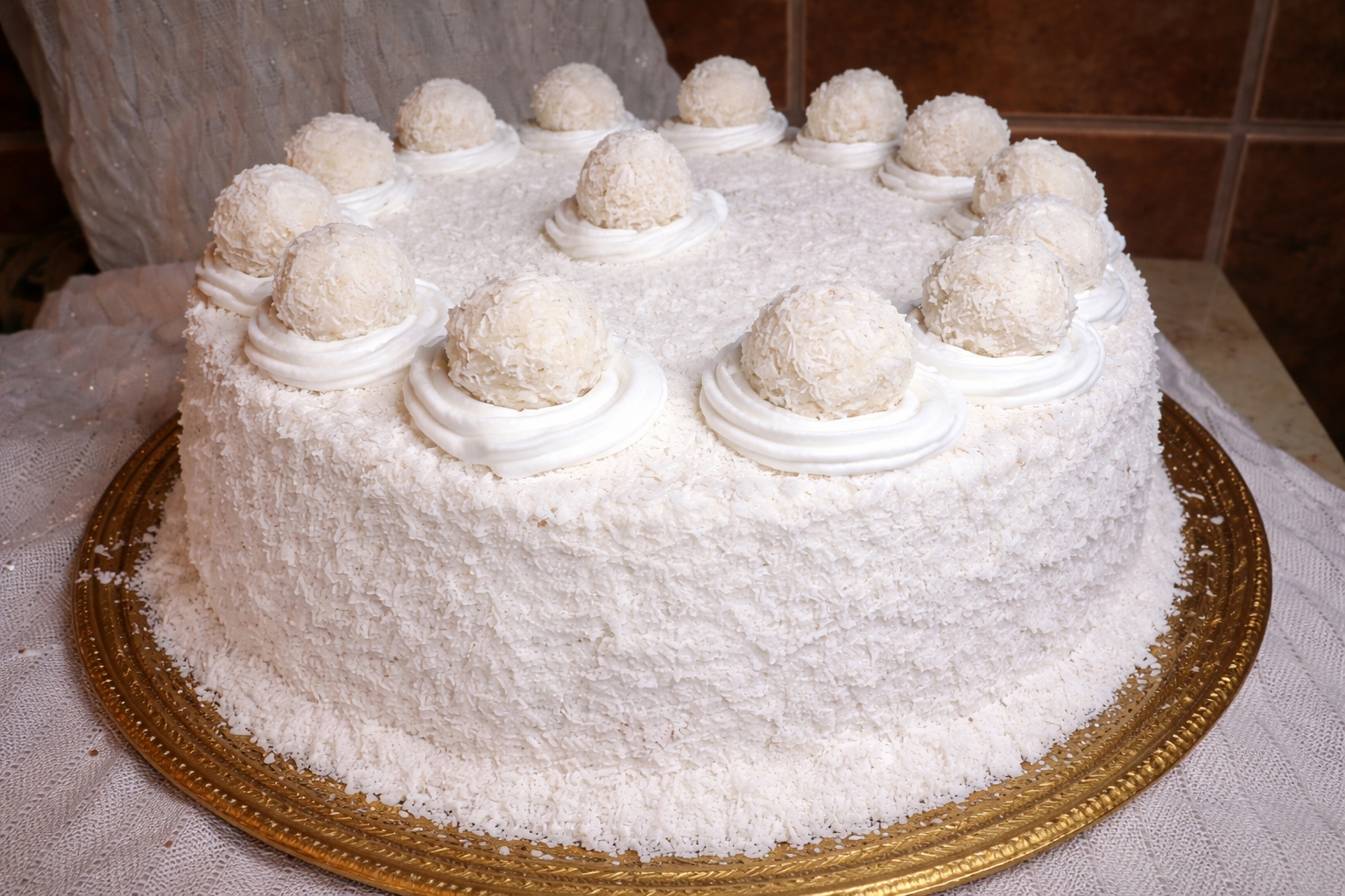 Tort Raffaello cu Zmeura