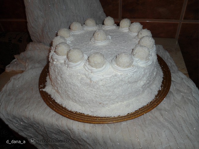 Tort Raffaello cu Zmeura