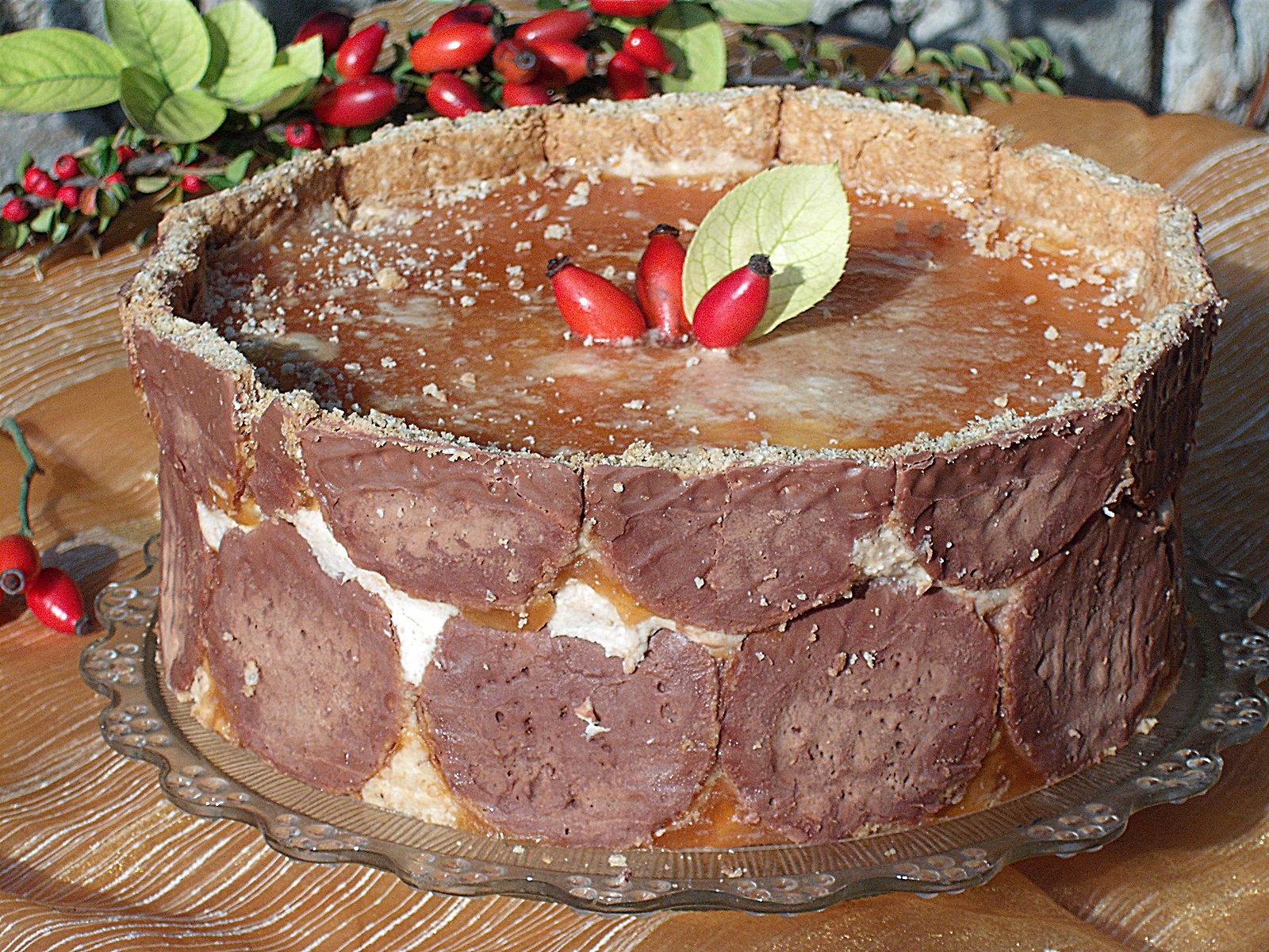 Tort cu biscuiti ,cu piure de castane si macese