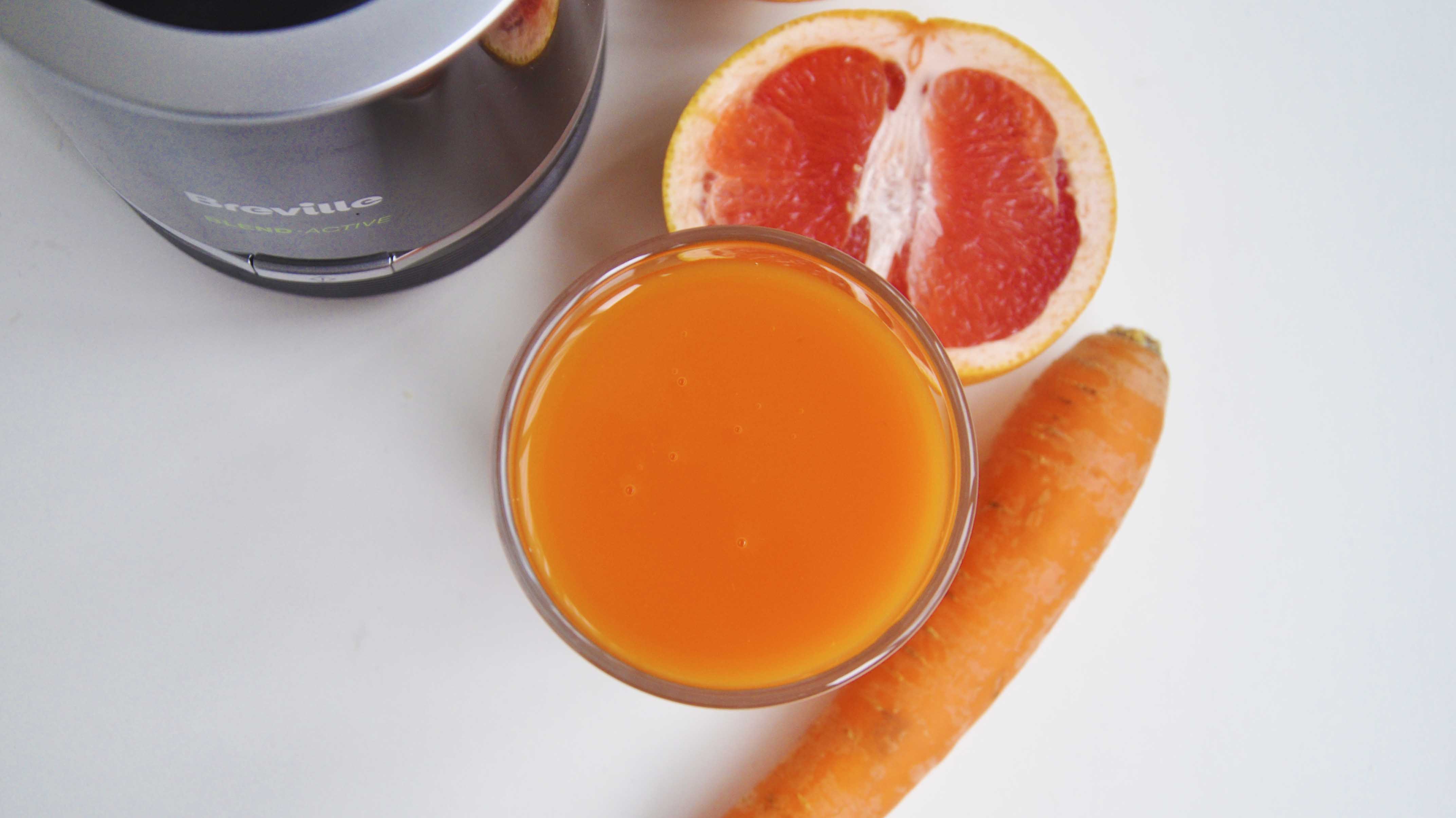 Smoothie Energizant de Citrice si Morcovi