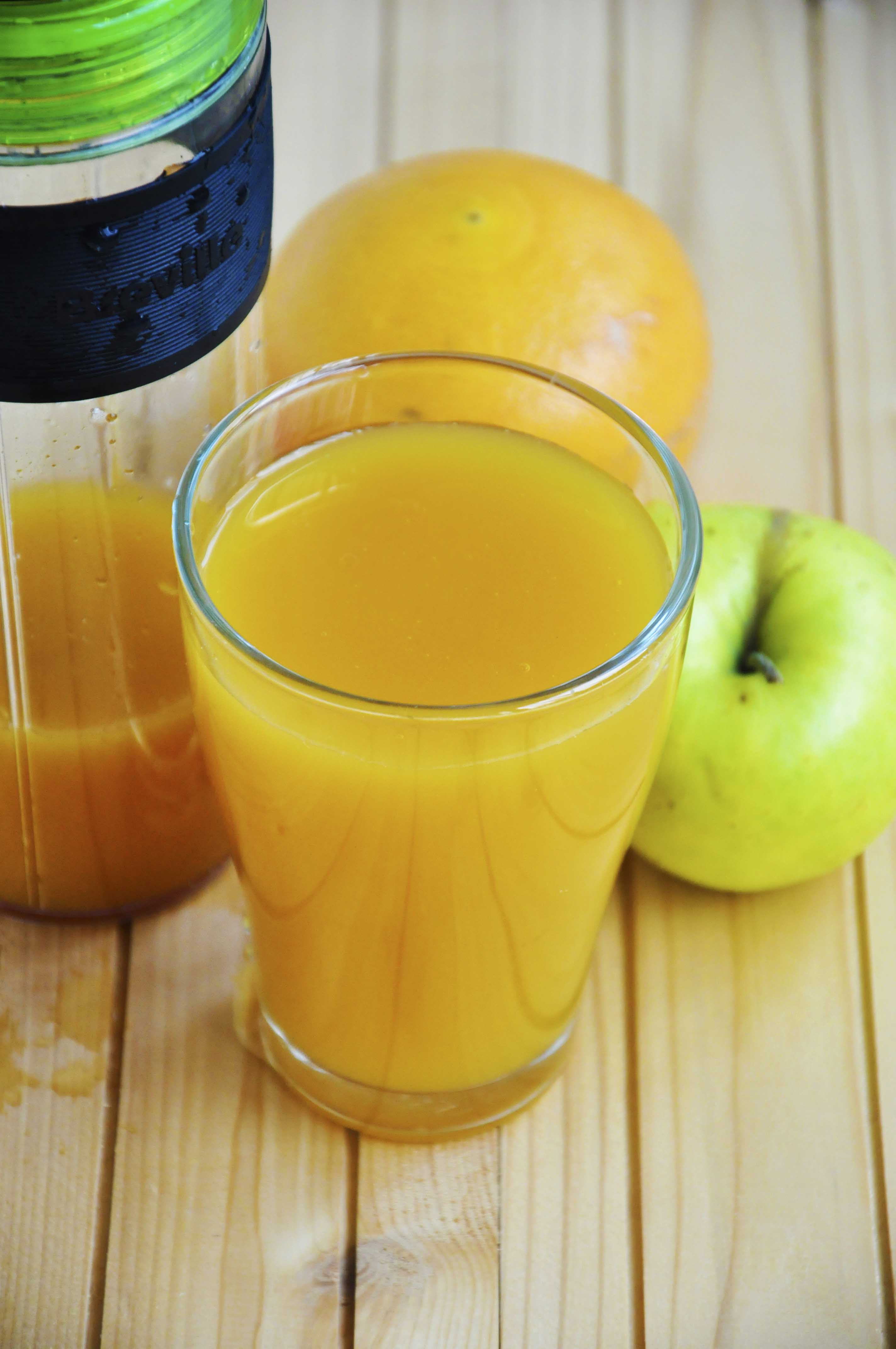 Smoothie Racoritor de Grepfruit si Mere