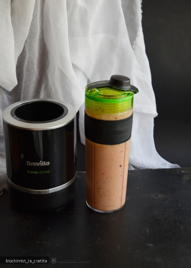Smoothie cu nectarine, dovlecel si migdale