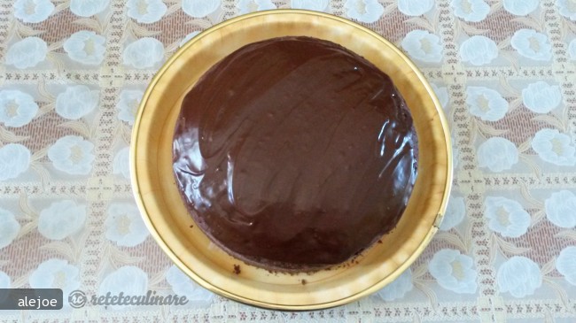 Tort de Ciocolata Amara si Nutella
