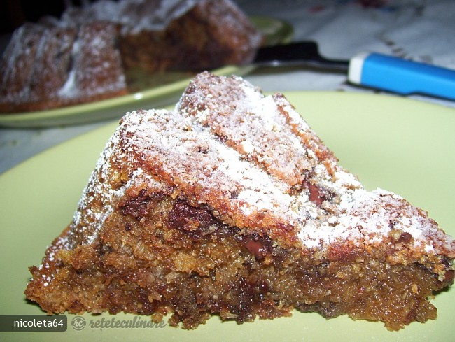 Tort cu Pesmet, Amaretti, Cocos si Ciocolata