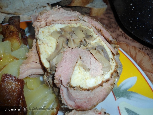 Rulada de Muschi de Porc la Cuptor