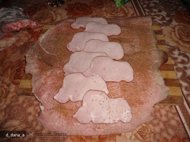 Rulada de Muschi de Porc la Cuptor