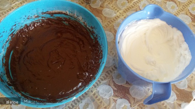 Tort cu Crema de Ciocolata si Capsuni