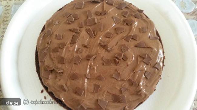 Tort cu Crema de Ciocolata si Capsuni