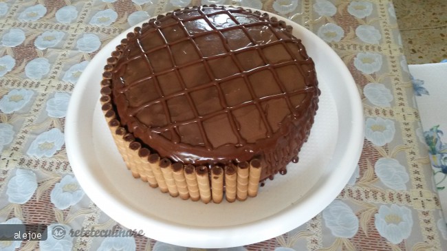 Tort cu Crema de Ciocolata si Capsuni