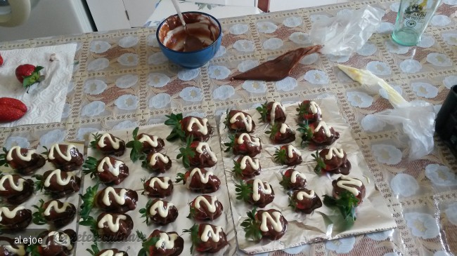 Tort cu Crema de Ciocolata si Capsuni