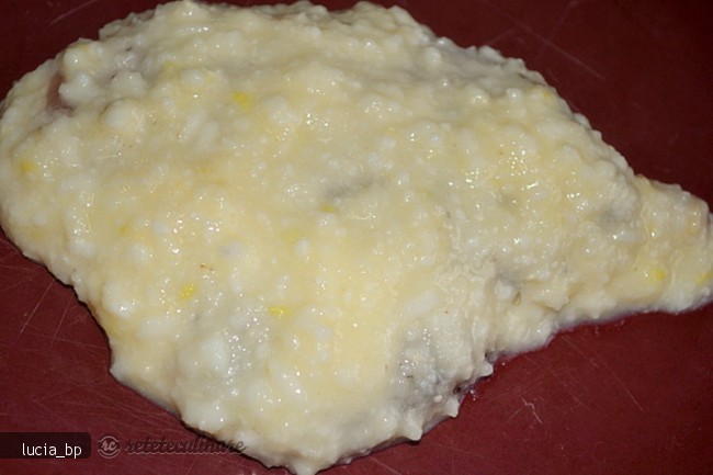 Snitel de Pui in Crusta de Orez