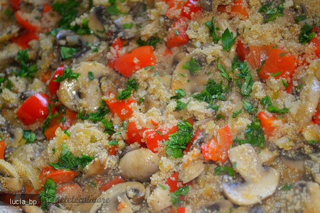 Ciuperci Brune si Couscous, la Cuptor