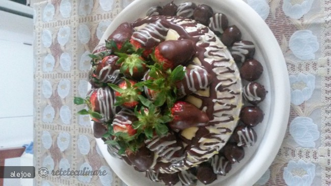 Tort cu Crema de Mascarpone