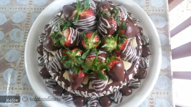 Tort cu Crema de Mascarpone