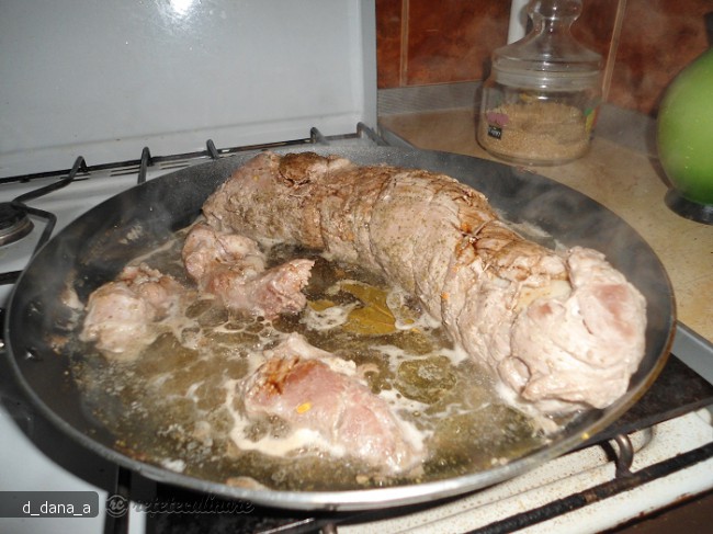 Rulada de Muschiulet de Porc cu Carnati Weisswurst