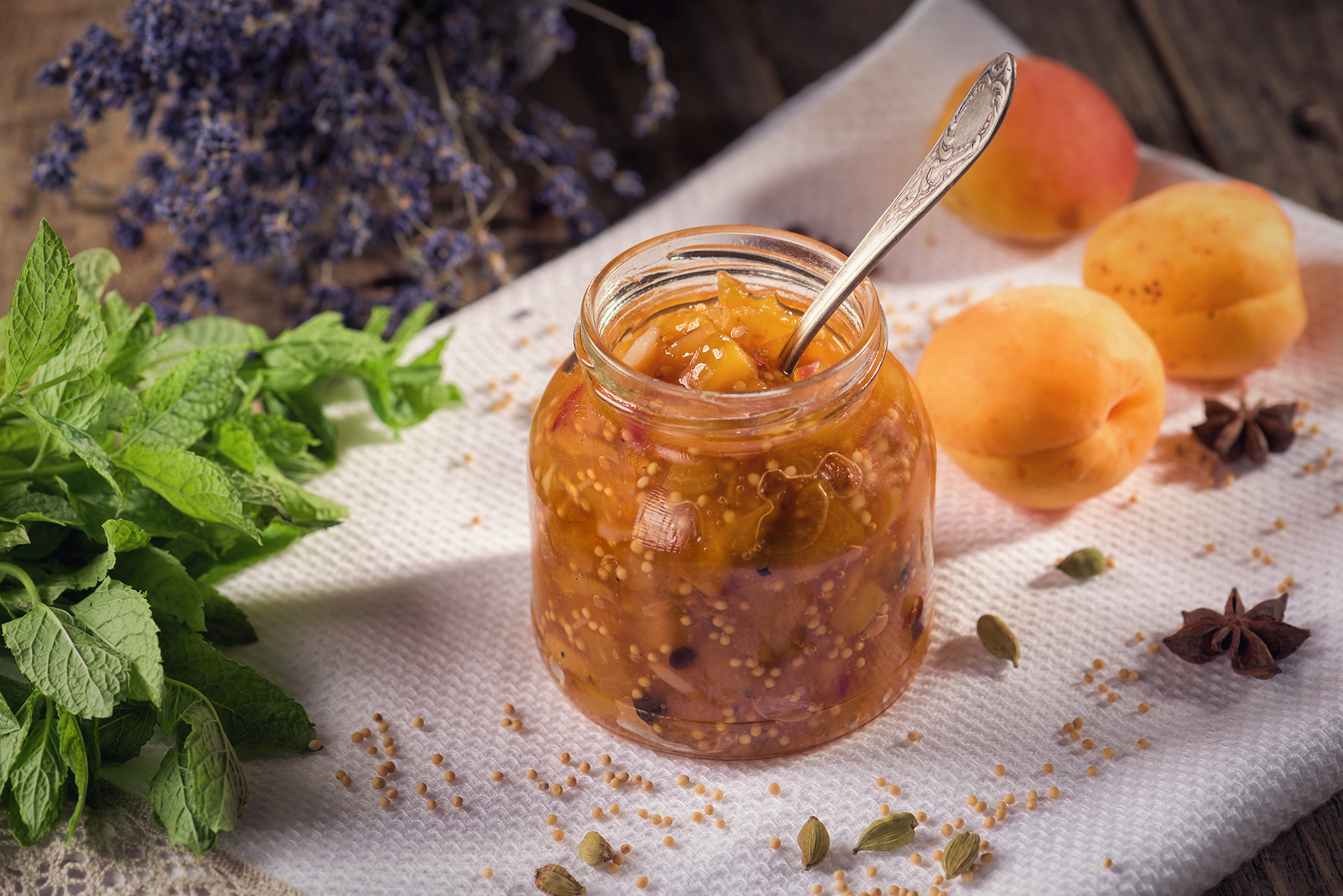 Piept de Curcan la Gratar cu Chutney de Caise