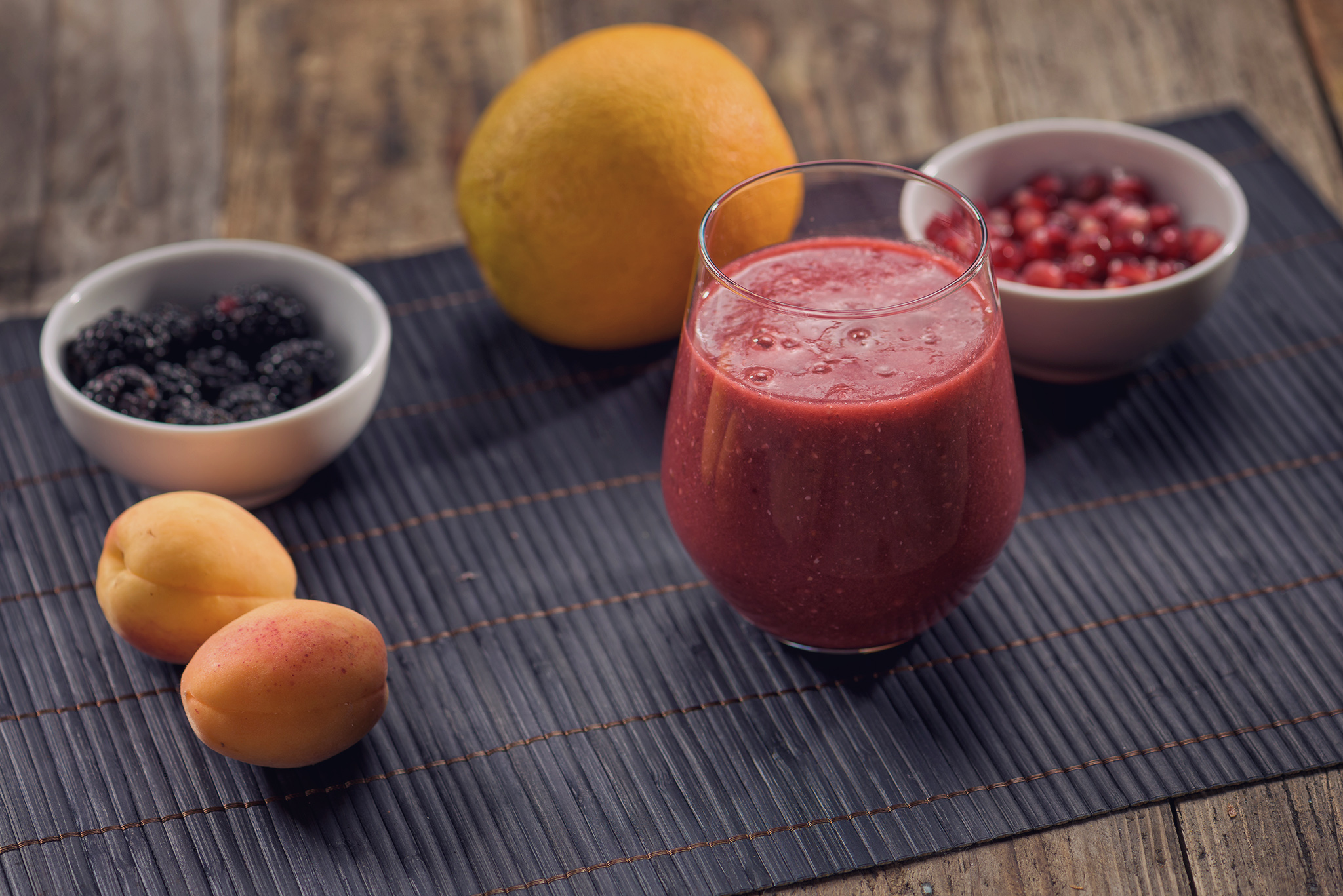 Smoothie cu Rodie , Mure si Caise