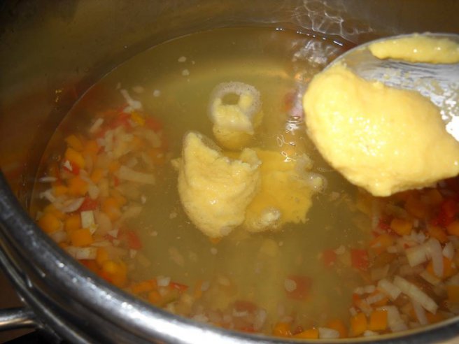Supa de legume cu galuste de gris