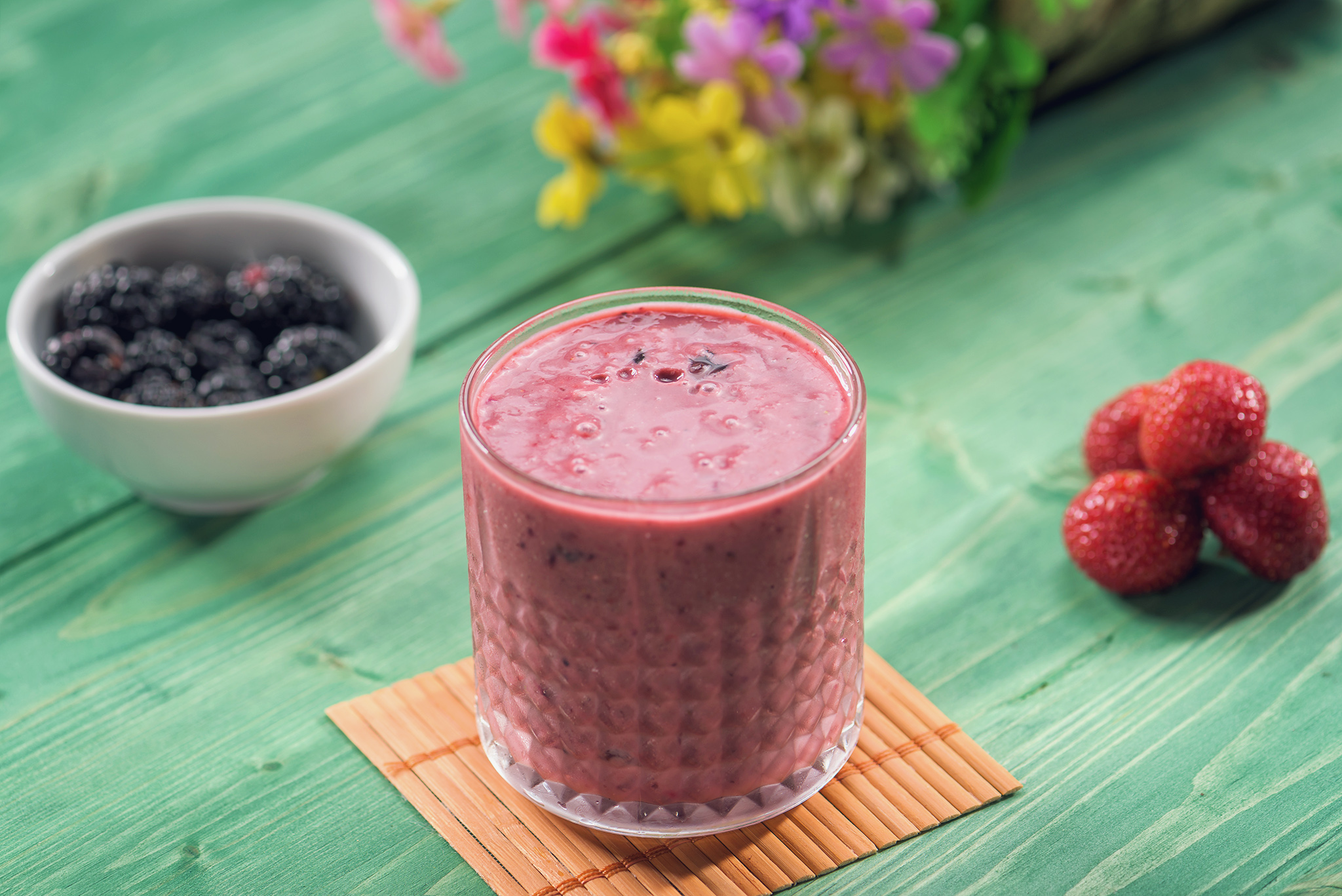 Smoothie cu Mure si Capsuni
