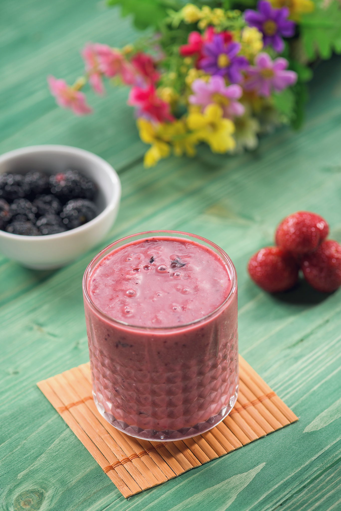 Smoothie cu Mure si Capsuni