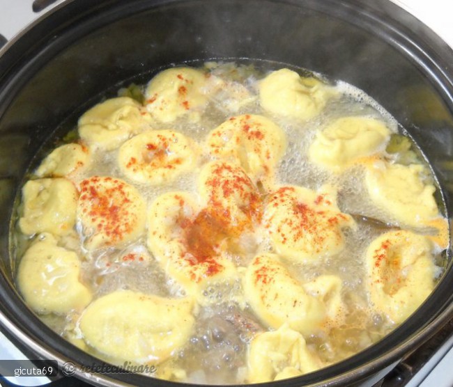 Tocanita cu galuste din faina