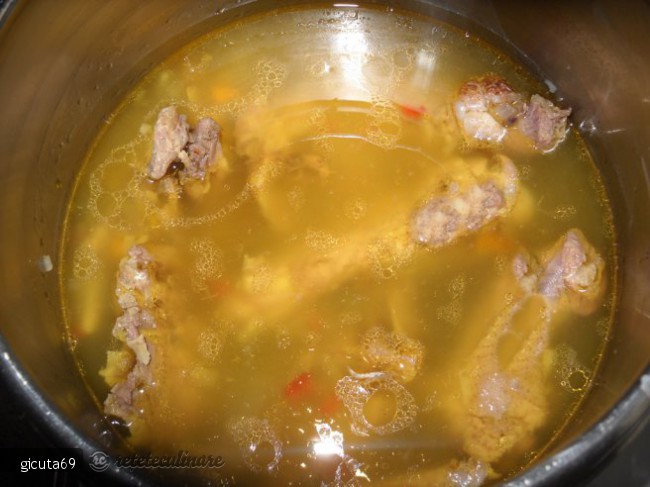 Supa de curcan cu galuste