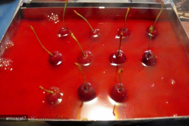 Prajitura "gelee-cherry"