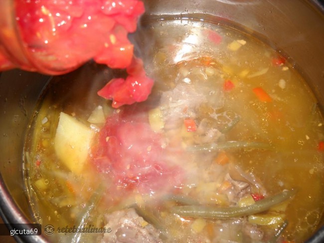 Ciorba de Oase de Porc cu Zeama de Varza