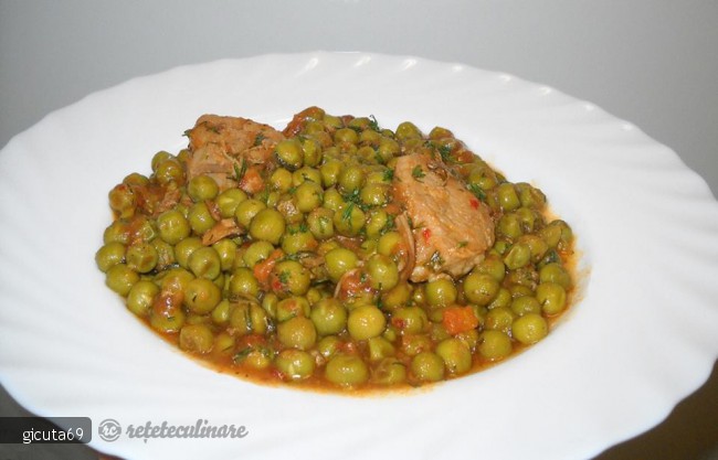 Mancare de Mazare cu Carne de Porc