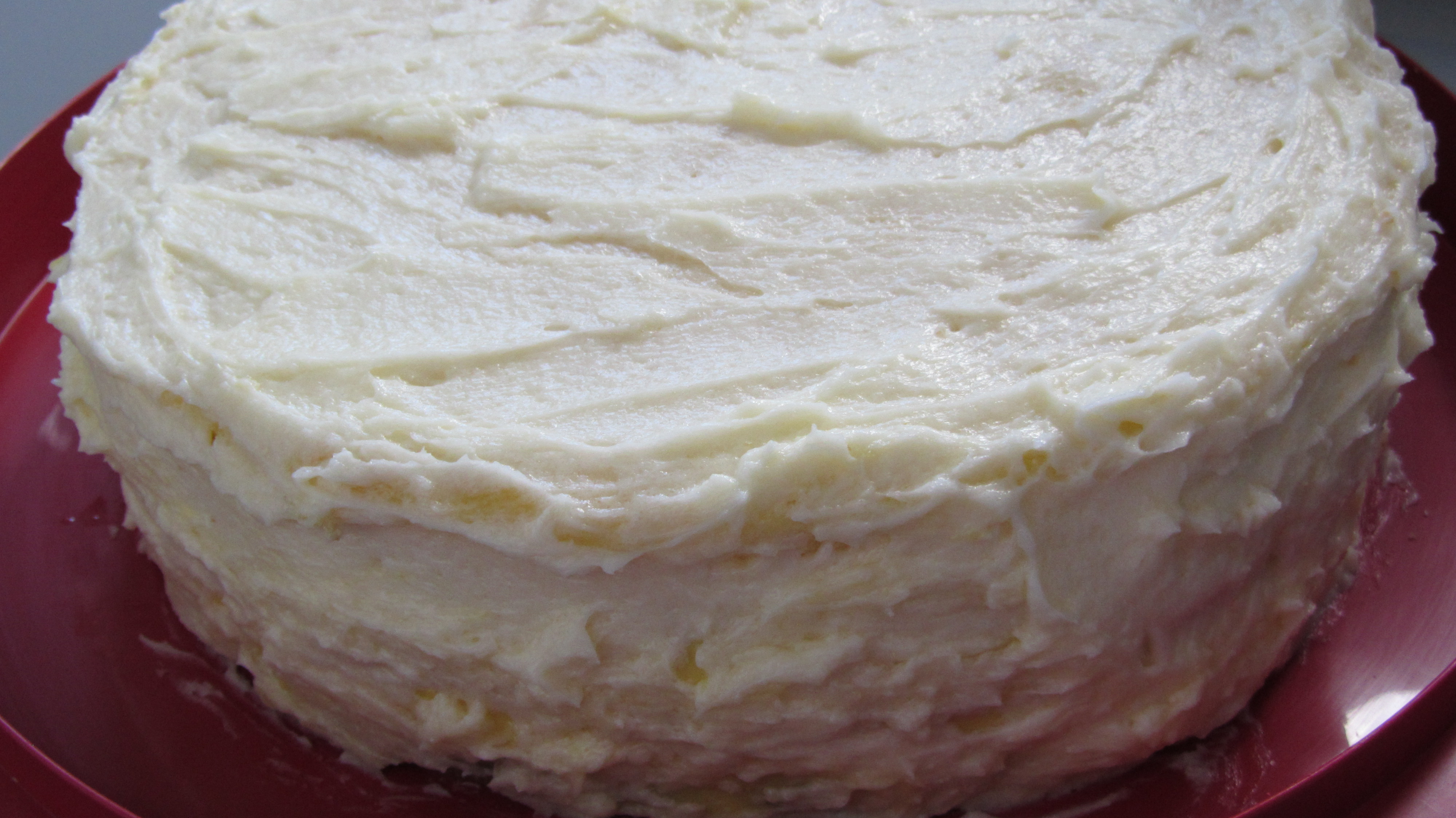 Tort cu mere caramelizate, banane si crema de vanilie
