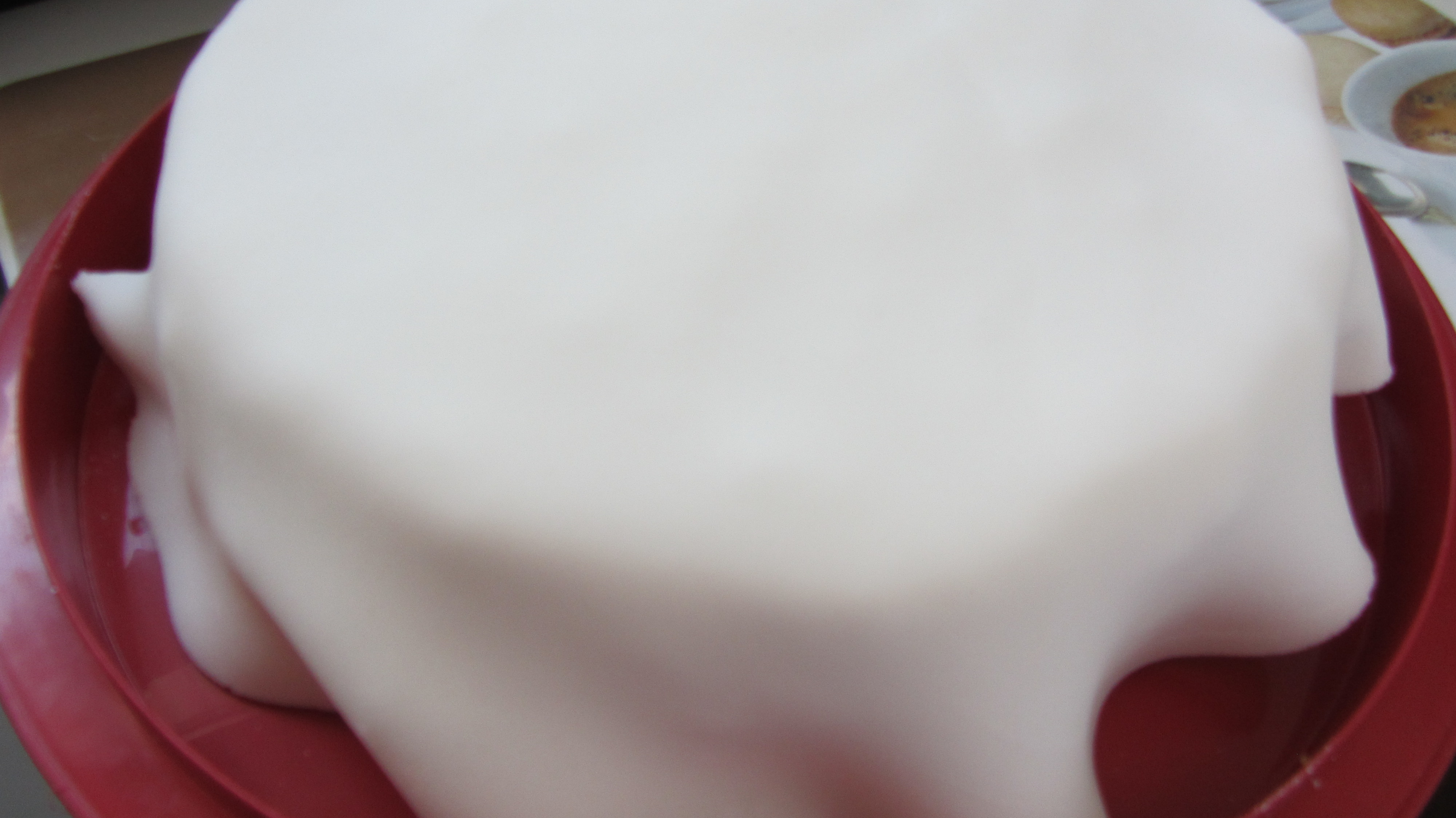 Tort cu mere caramelizate, banane si crema de vanilie