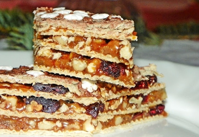 Napolitane cu nuca,stafide,rahat,merisoare ,glazurate cu crema de cacao