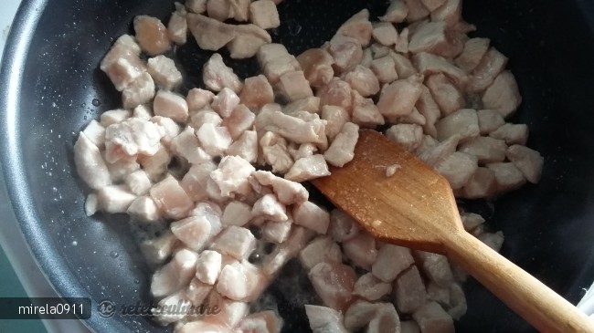 Spaghete cu Piept de Pui in Sos de Rosii